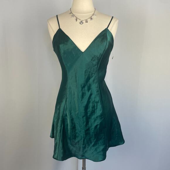 Frederick's of Hollywood Slip Dress Size Medium Emberald Green Satin Slinky Mini - Picture 2 of 16
